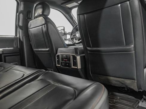 Used 2022 Ford F350 Platinum w/ FX4 Off-Road Package AWD/4WD image 36