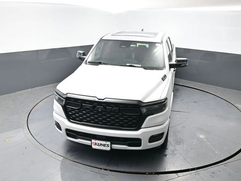 New 2026 RAM 1500 4x4 Crew Cab image 33