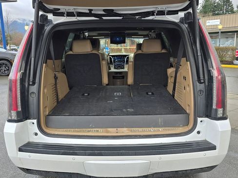 Used 2018 Cadillac Escalade Platinum image 15