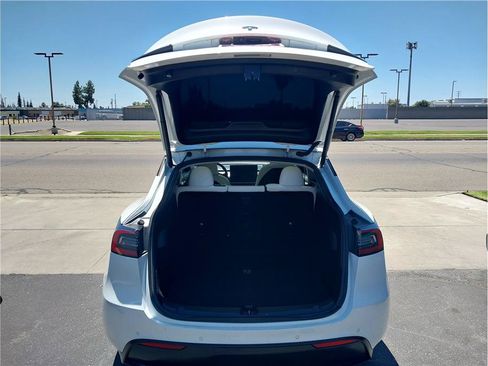 Used 2021 Tesla Model Y Long Range AWD/4WD image 6