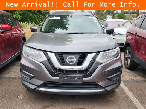 Used 2017 Nissan Rogue SV w/ SV Premium Package AWD/4WD image 3