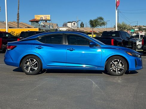 Used 2024 Nissan Sentra SV image 6