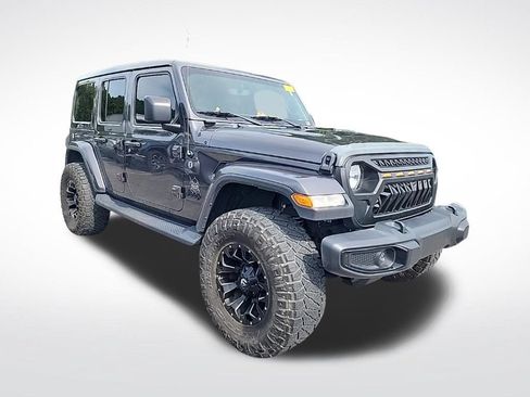 Used 2021 Jeep Wrangler Unlimited Sahara AWD/4WD image 3