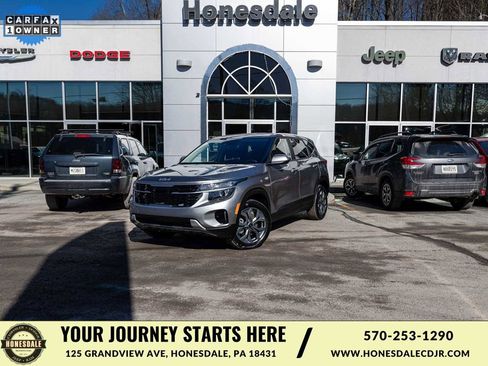 Used 2025 Kia Seltos LX image 1