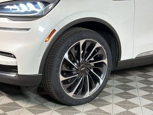 Used 2022 Lincoln Aviator Reserve w/ Equipment Group 201A image 4