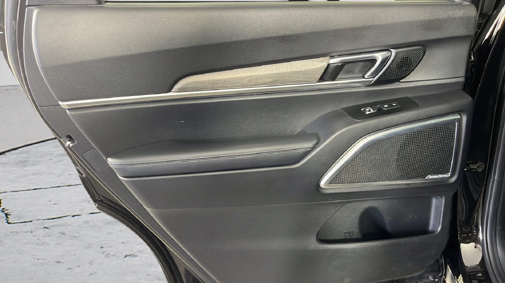Used 2022 Kia Telluride SX w/ SX Prestige Package AWD/4WD image 15