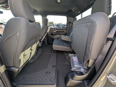 New 2026 RAM 1500 4x4 Crew Cab image 18