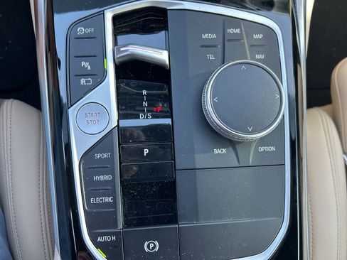 Used 2023 BMW 330e w/ Driving Assistance Package image 38