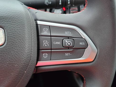 Used 2025 Jeep Compass Trailhawk AWD/4WD image 22