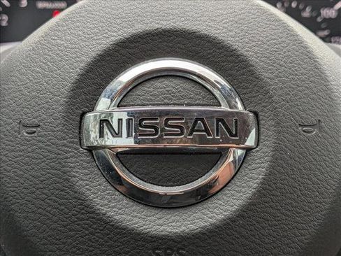 Used 2017 Nissan Rogue SL w/ SL Premium Package image 13