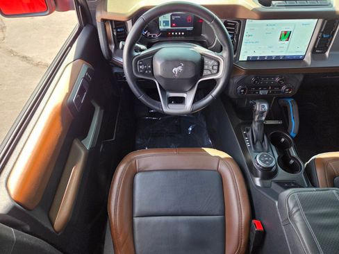 Certified 2023 Ford Bronco Outer Banks w/ Sasquatch Package AWD/4WD image 12