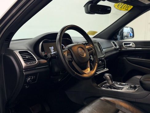 Used 2019 Jeep Grand Cherokee Limited AWD/4WD image 12