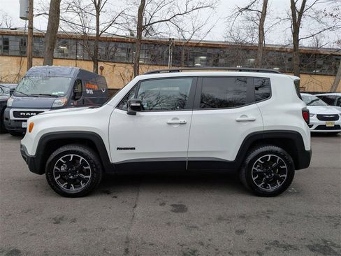 Used 2023 Jeep Renegade Latitude w/ Sun/Sound Group image 7
