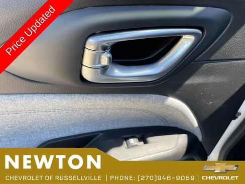 Used 2025 Jeep Compass Latitude AWD/4WD image 43