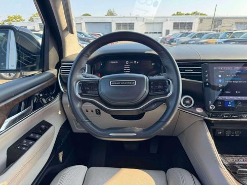 Used 2023 Jeep Grand Wagoneer L Series II AWD/4WD image 22