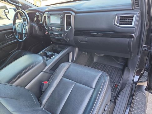 Used 2018 Nissan Titan SL w/ Midnight Edition image 29