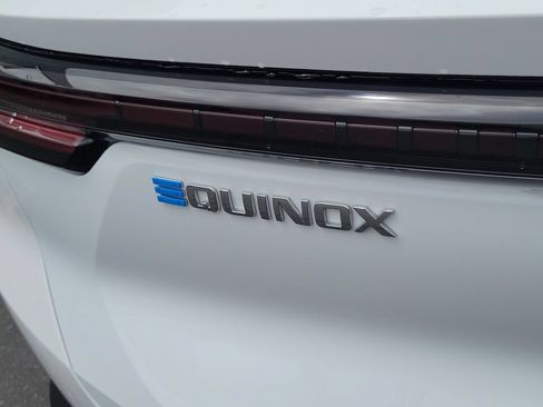 Used 2026 Chevrolet Equinox EV LT FWD image 21