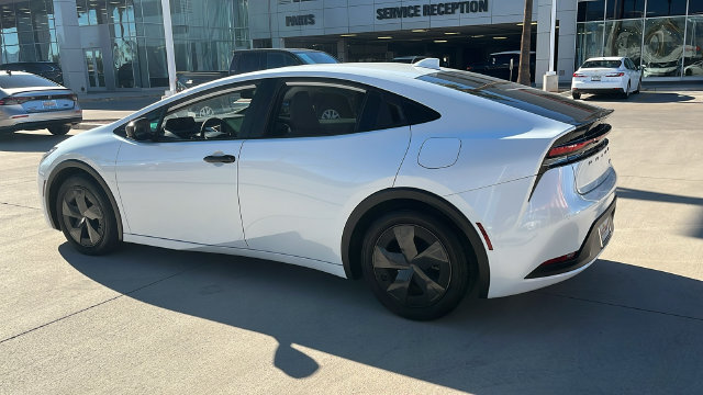 Used 2025 Toyota Prius LE FWD image 22