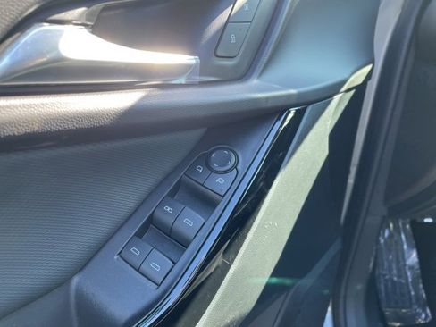 New 2025 Chevrolet Equinox LT image 11