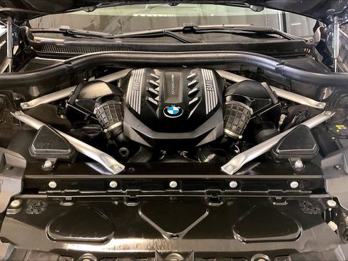Used 2021 BMW X7 M50i w/ Executive Package image 28