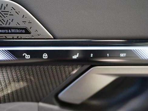 Used 2025 BMW M5 w/ Carbon Package AWD/4WD image 53