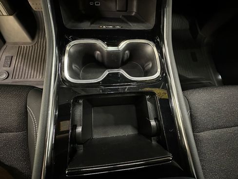 Used 2024 Chevrolet Traverse LT w/ LPO, Floor Liner Package FWD image 32