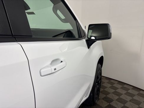 Used 2023 Chevrolet Silverado 1500 LT image 10