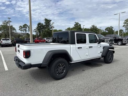 New 2026 Jeep Gladiator Sport AWD/4WD image 3