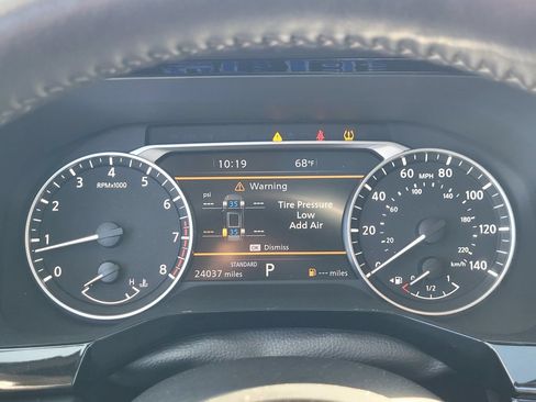 Used 2025 Nissan Pathfinder SL w/ SL Premium Package FWD image 42