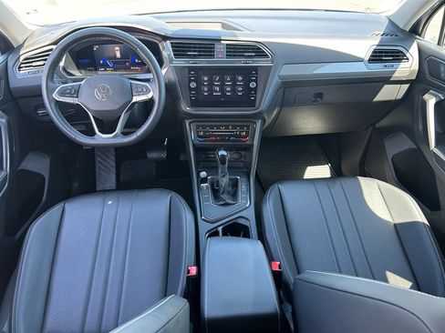 Used 2023 Volkswagen Tiguan SE FWD image 30