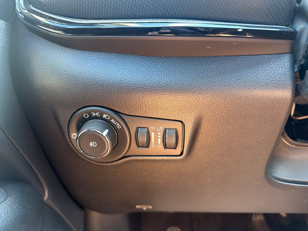 Used 2022 Jeep Compass Trailhawk w/ Sun and Sound Group AWD/4WD image 20