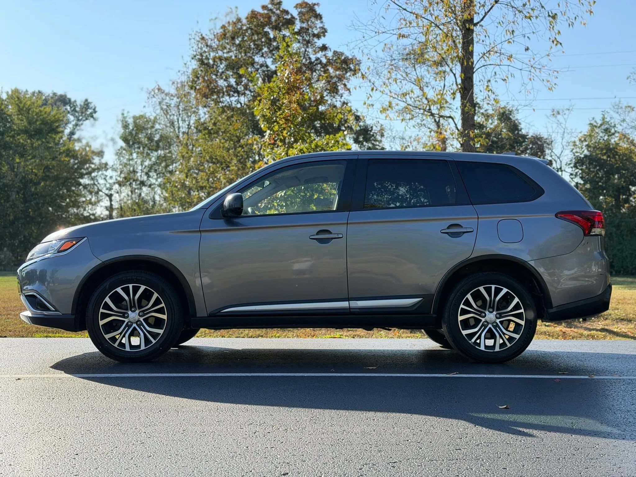 Used 2018 Mitsubishi Outlander ES FWD image 8