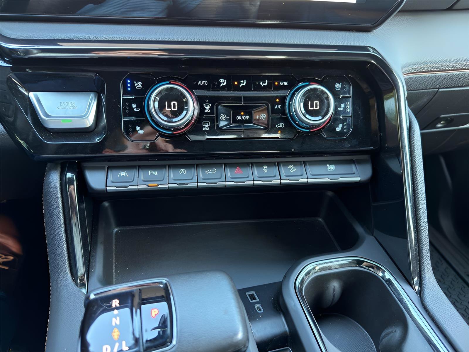 Certified 2022 GMC Sierra 1500 AT4 w/ AT4 Premium Package AWD/4WD image 28