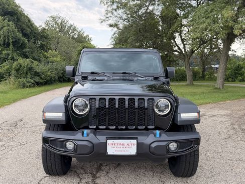 Used 2023 Jeep Wrangler Unlimited w/ Sun & Screen Package AWD/4WD image 8