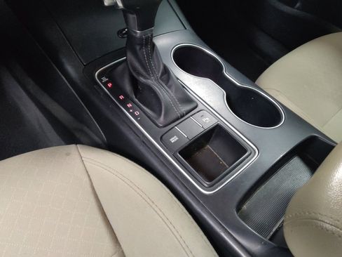 Used 2019 Kia Sorento LX w/ LX Convenience Package image 26