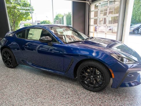 New 2025 Toyota GR86 Premium w/ GR Wheel Package (TMS image 5