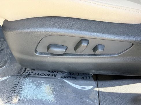 Certified 2024 Cadillac XT4 Luxury FWD image 21