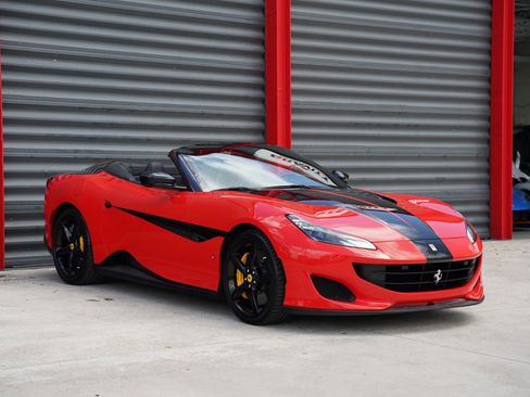 Used 2019 Ferrari Portofino image 17