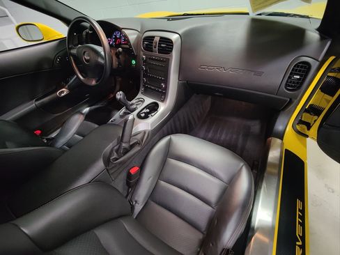 Used 2006 Chevrolet Corvette Z06 w/ Preferred Equipment Group image 14