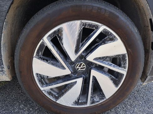 Used 2025 Volkswagen Atlas SE AWD/4WD image 14
