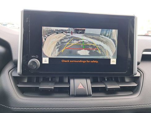 Used 2023 Toyota RAV4 LE image 19