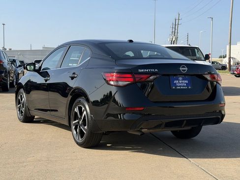 Used 2025 Nissan Sentra SV FWD image 7
