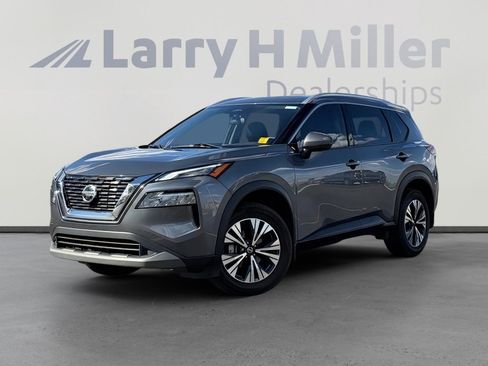 Used 2021 Nissan Rogue SV w/ Premium Package image 1