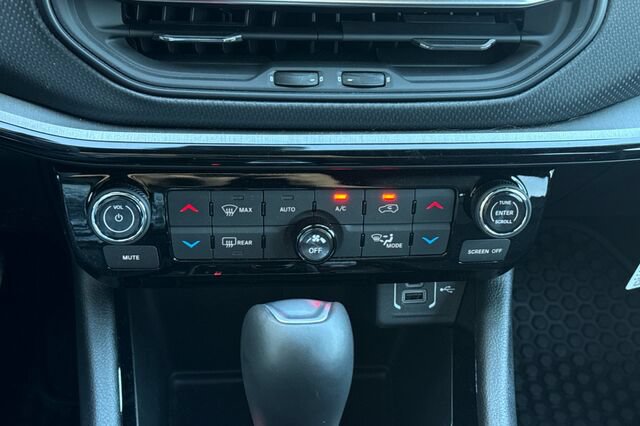 Used 2026 Jeep Compass Trailhawk w/ Trailer Tow Group AWD/4WD image 20