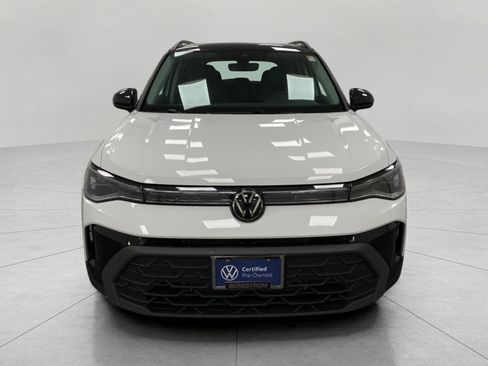 Certified 2025 Volkswagen Taos SE image 9