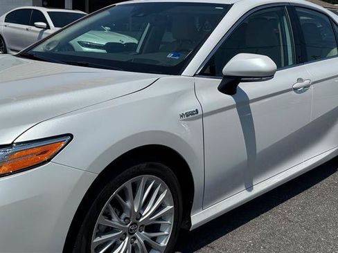 Used 2019 Toyota Camry XLE FWD image 12