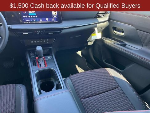 New 2026 Nissan Kicks SR image 18