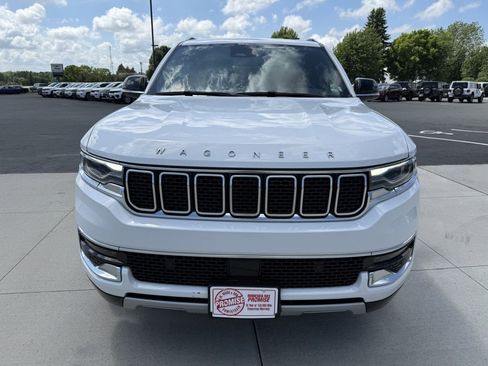 Used 2024 Jeep Wagoneer Series II w/ Flexible Seating Group AWD/4WD image 3