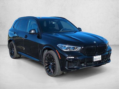 Used 2020 BMW X5 M50i w/ Executive Package image 3