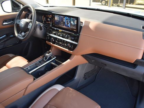 New 2026 Nissan Pathfinder Platinum image 76